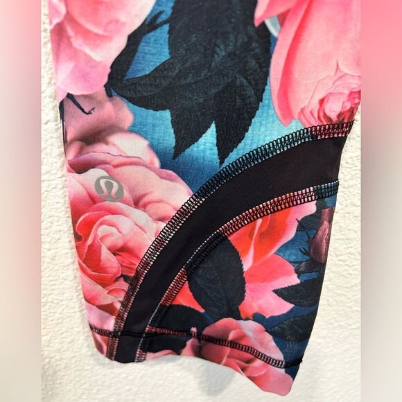 Lululemon Run Women’s Inspire Crop II Leggings Secret Garden Pattern Size 4 - Picture 6 of 8